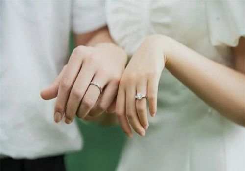 合肥侦探事务所：婚前一方出资买房写两个人名合法吗